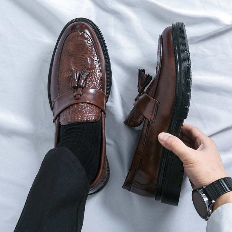 Men'S Shoes Clearance Sale - メンズシューズ革メンズファッション春タッセルローファーホット販売手作りビジネスシューズ高級ブランドレースアップ男性の新郎靴