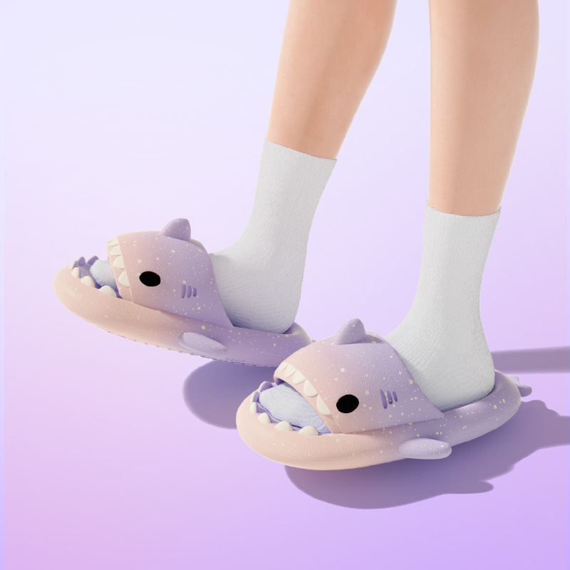 かわいい漫画サメスリッパ女性男性のためのグラデーションカラー - Men'S Shoes For Summer のレビューと価格